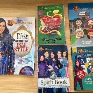 Disney's Descendants books_Assorted lot of 5_Great Condition_Young Readers